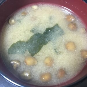 ぬるぬる好きな人に☆なめことワカメの味噌汁